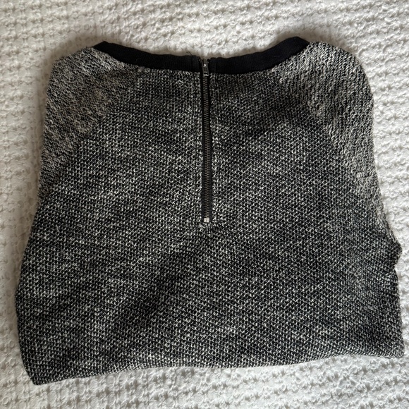 Splendid Sweater - Picture 4 of 4